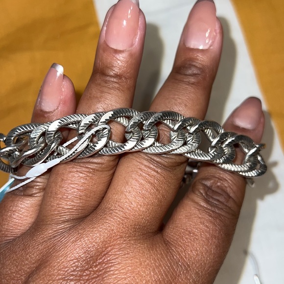 New Men’s Stigma Silver Tone Shield Toggle Bracelet Oxidized Effect 9 Inches - Picture 8 of 9